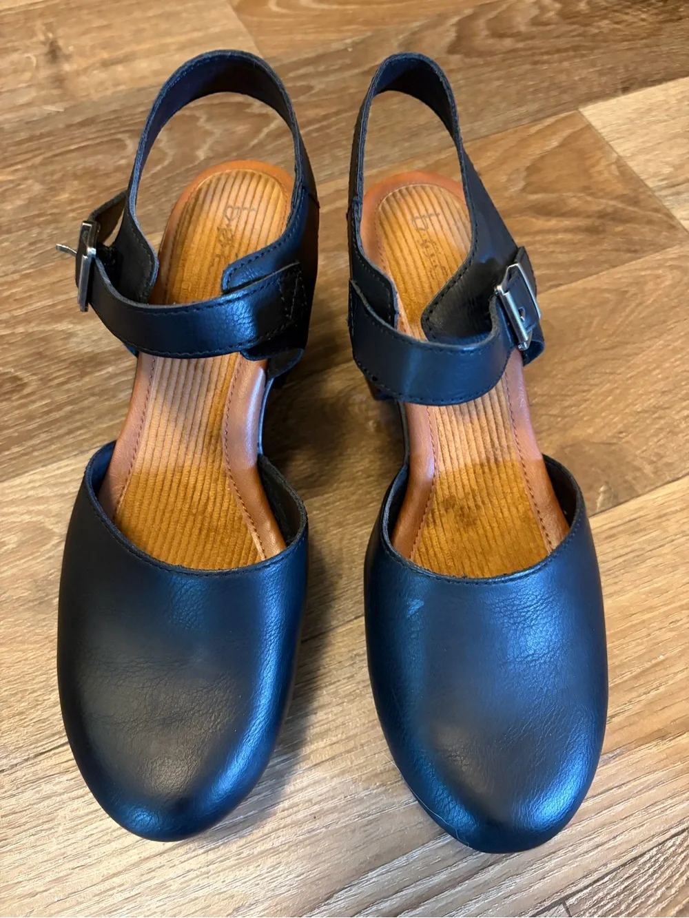 b.o.c. Black Leather Platform Mary Jane Heels